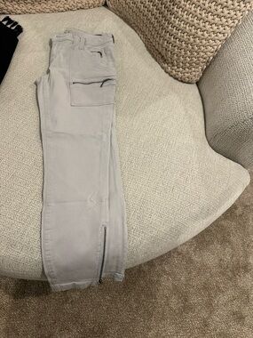 Joie Woman's Light Gray Cargo Pants with Zipper Details
